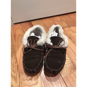 Minnetonka Slippers